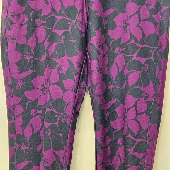 Chicos Travelers Pants Crepe Floral Straight Leg Pull On Sz 2R 12R Purple Travel - Picture 10 of 15